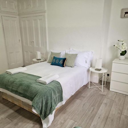 Spacious 4 Bedrooms Apartment For 10 Near Marble Arch 런던 외부 사진