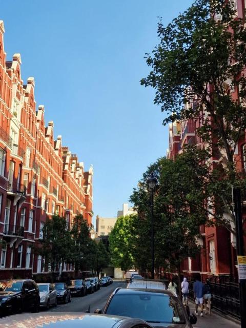 Spacious 4 Bedrooms Apartment For 10 Near Marble Arch 런던 외부 사진