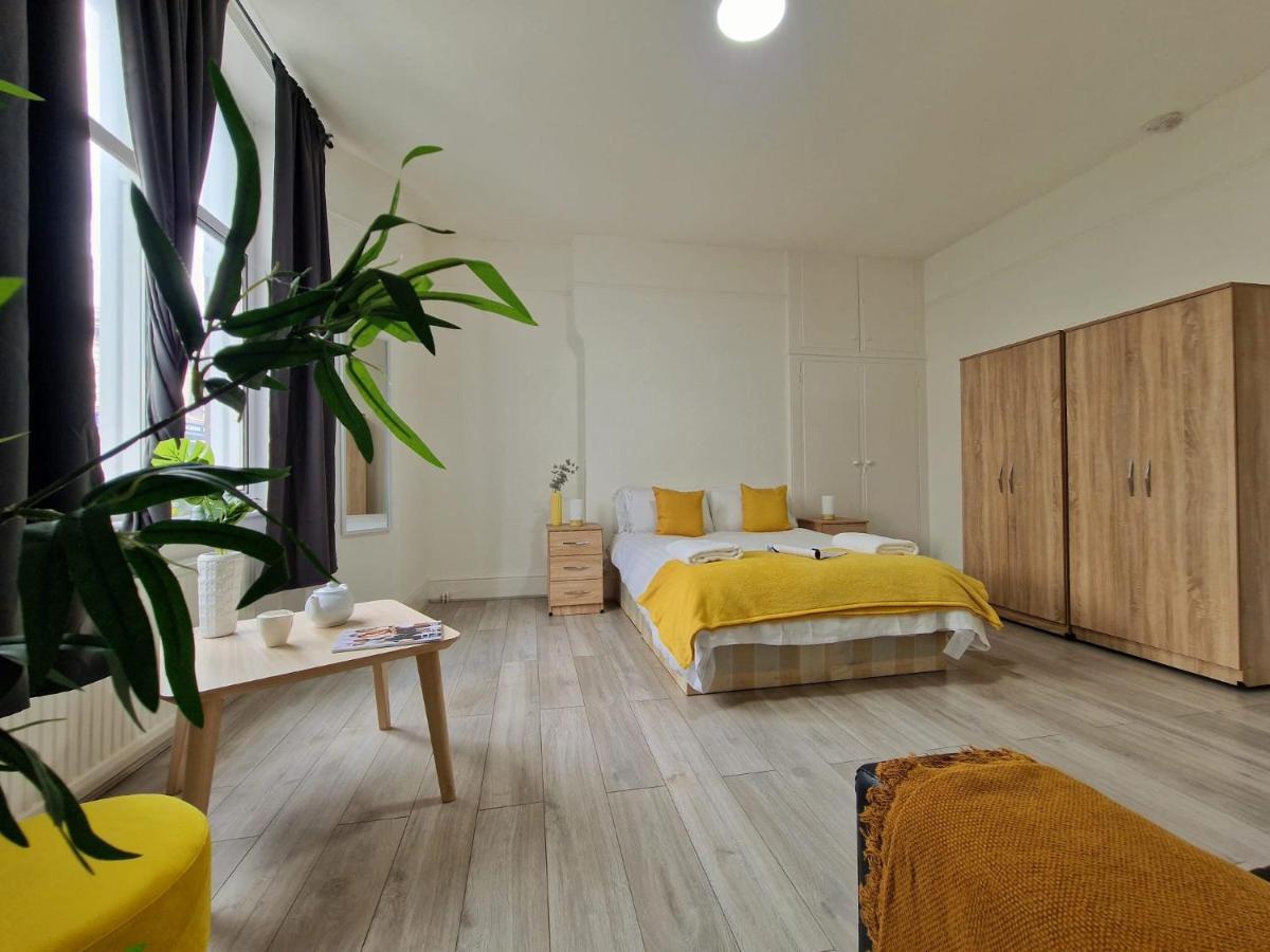 Spacious 4 Bedrooms Apartment For 10 Near Marble Arch 런던 외부 사진