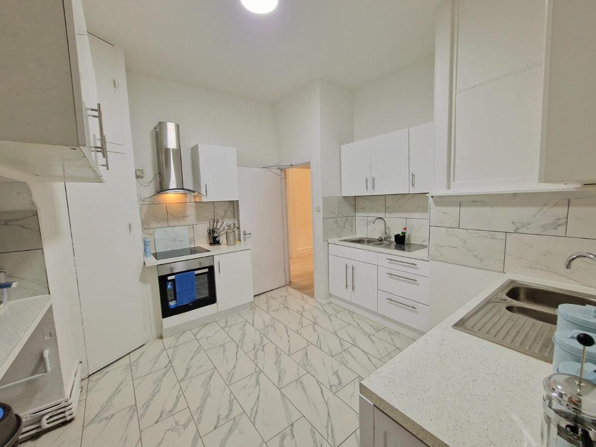 Spacious 4 Bedrooms Apartment For 10 Near Marble Arch 런던 외부 사진