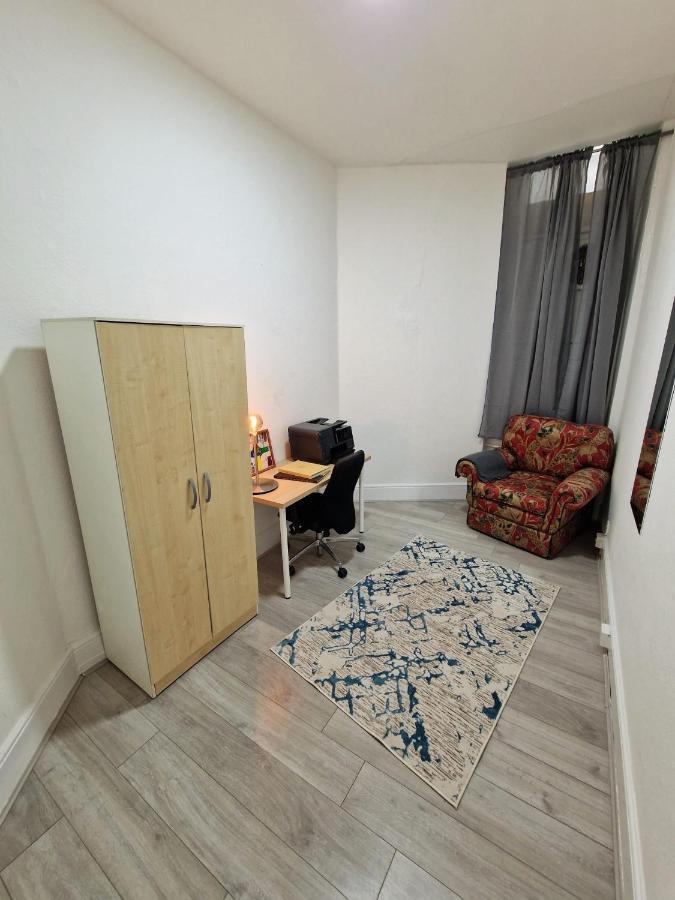 Spacious 4 Bedrooms Apartment For 10 Near Marble Arch 런던 외부 사진