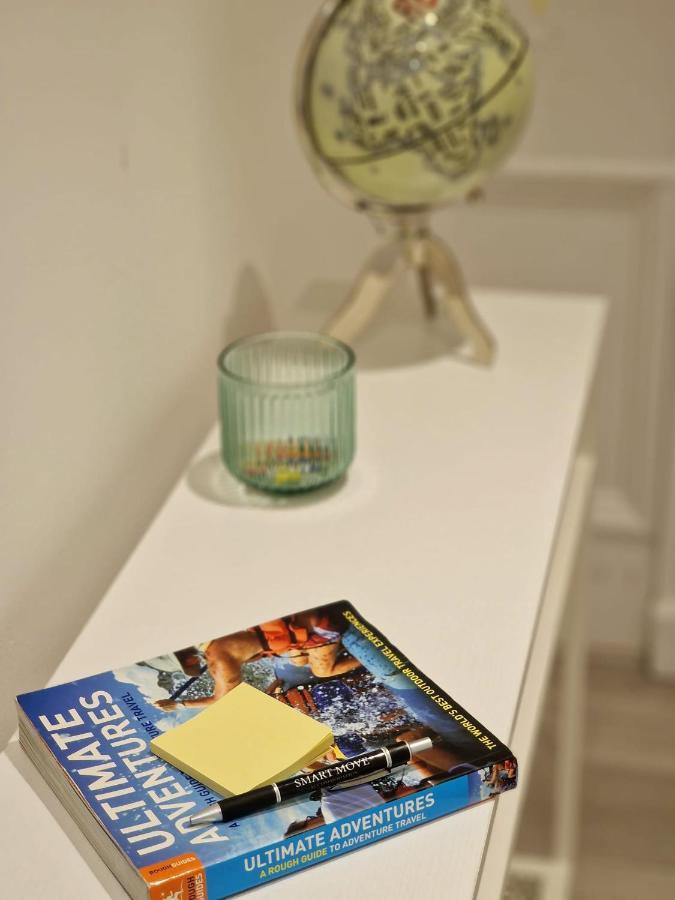 Spacious 4 Bedrooms Apartment For 10 Near Marble Arch 런던 외부 사진