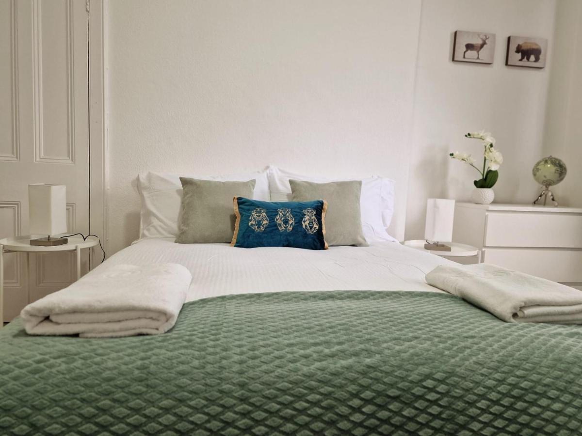 Spacious 4 Bedrooms Apartment For 10 Near Marble Arch 런던 외부 사진