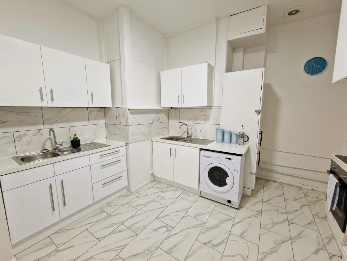 Spacious 4 Bedrooms Apartment For 10 Near Marble Arch 런던 외부 사진