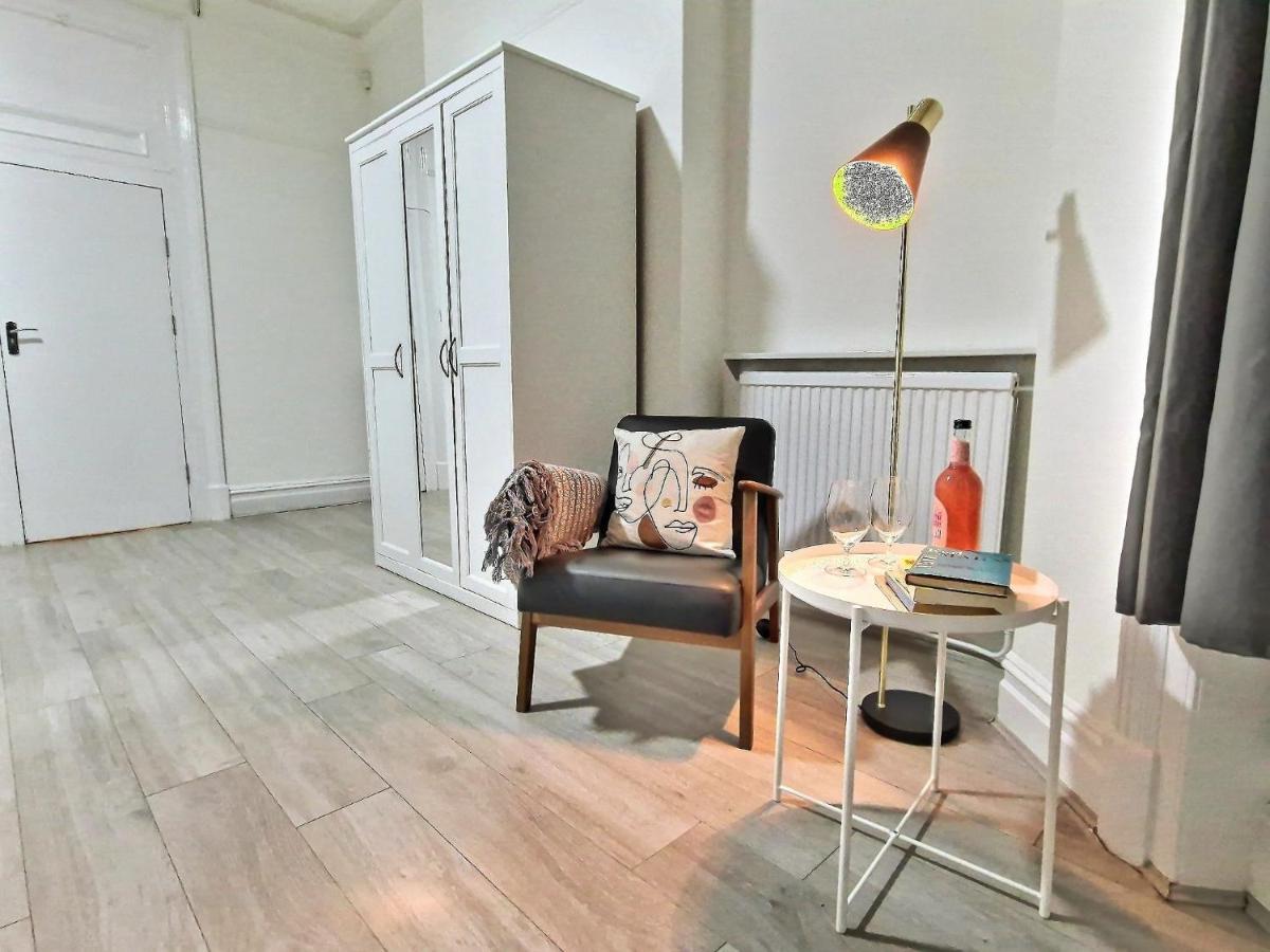 Spacious 4 Bedrooms Apartment For 10 Near Marble Arch 런던 외부 사진