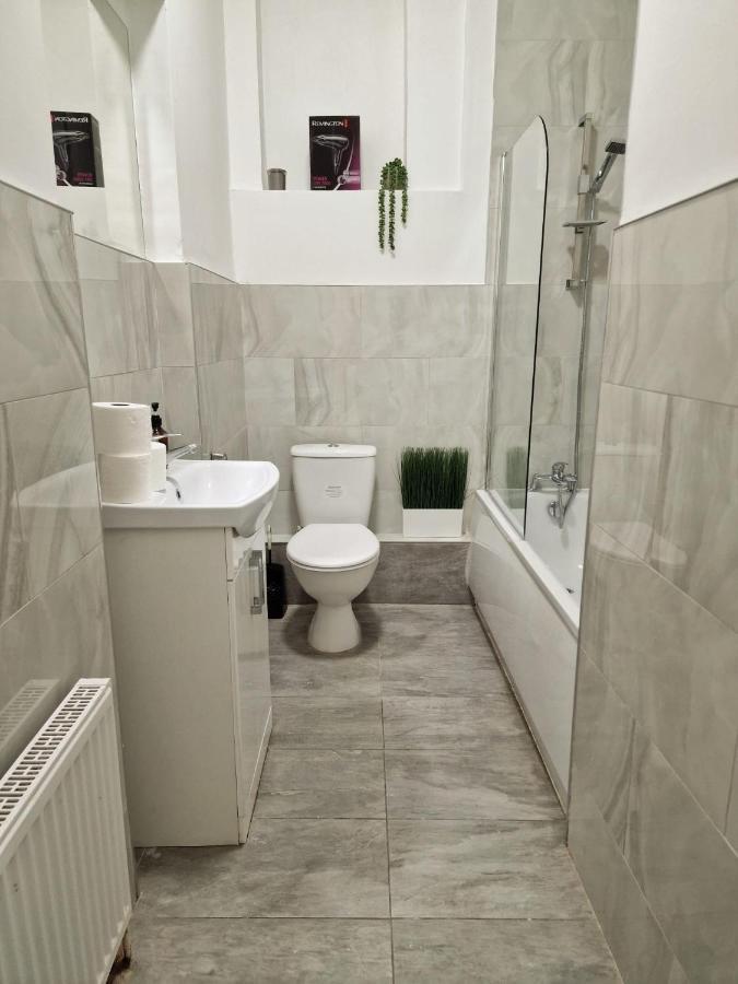 Spacious 4 Bedrooms Apartment For 10 Near Marble Arch 런던 외부 사진