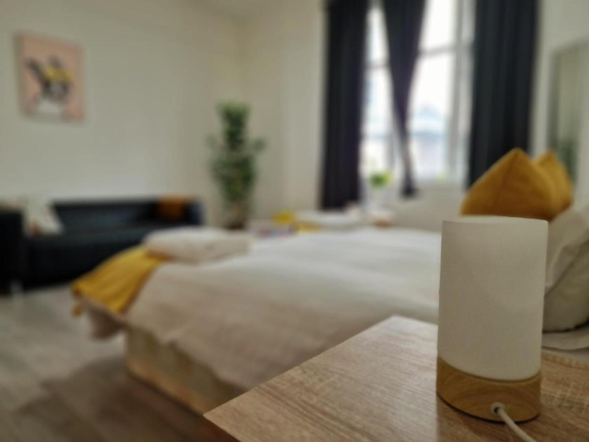 Spacious 4 Bedrooms Apartment For 10 Near Marble Arch 런던 외부 사진